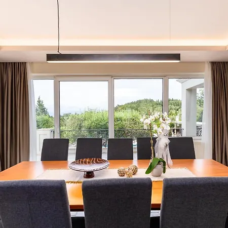 Crystal Villa Pouládes