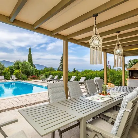 Crystal Villa Puládesz