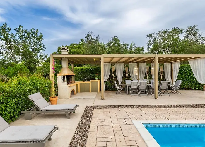 빌라 Crystal Pouládes