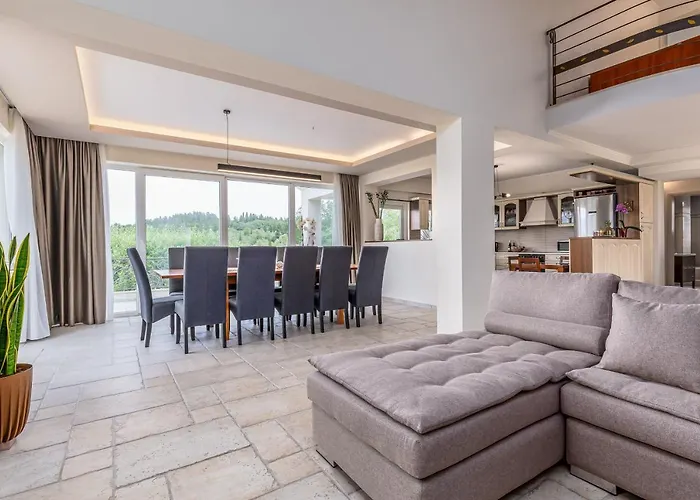 Crystal Villa *